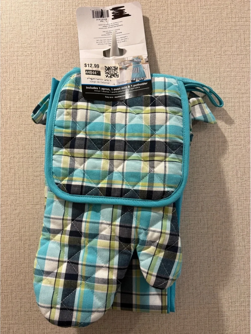 NWT Blue and Plaid Kitchen Apron Set with Oven Mitt and Potholder